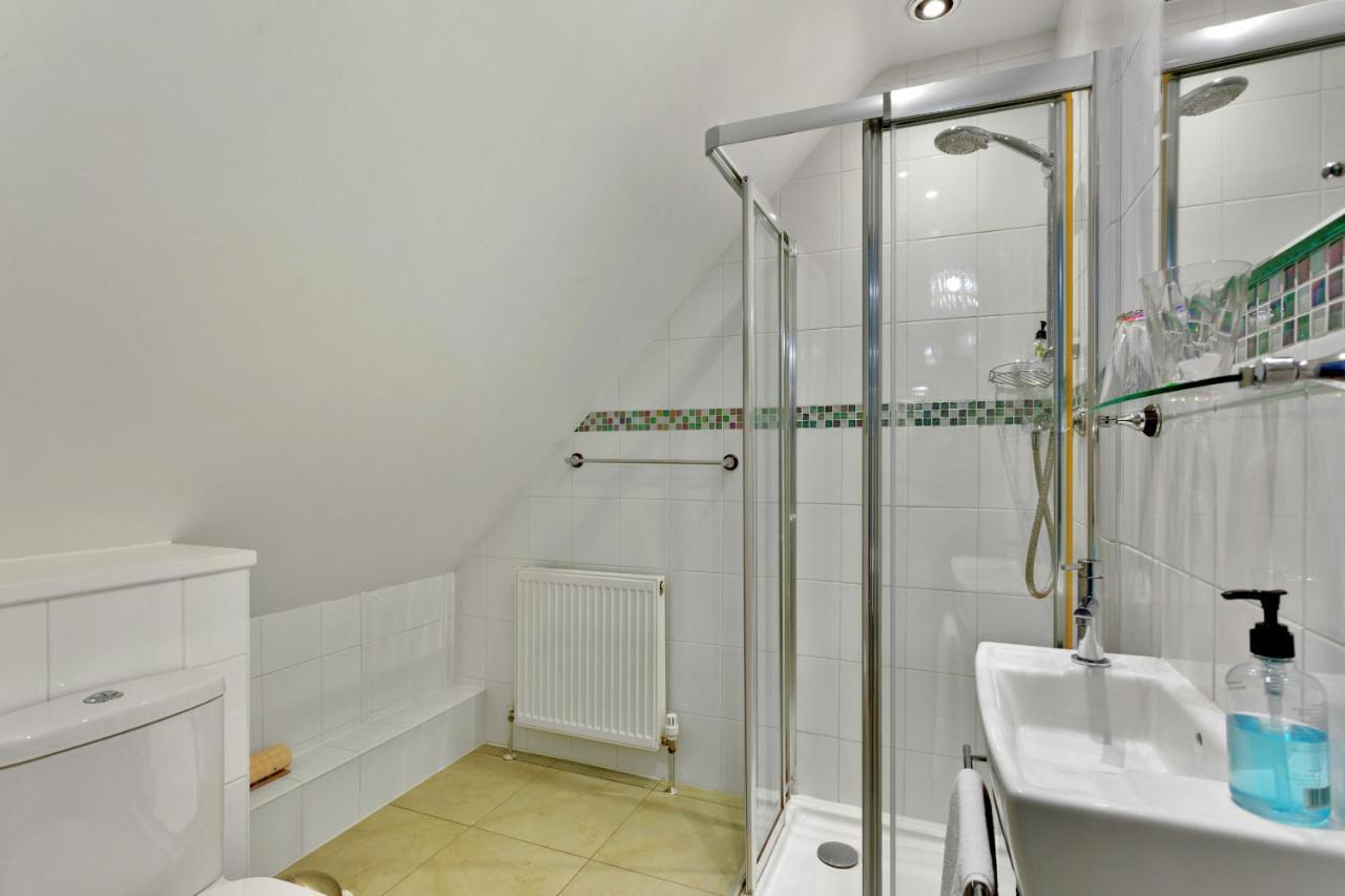 Finest Retreats - Springfields Apartment Кентърбъри Екстериор снимка
